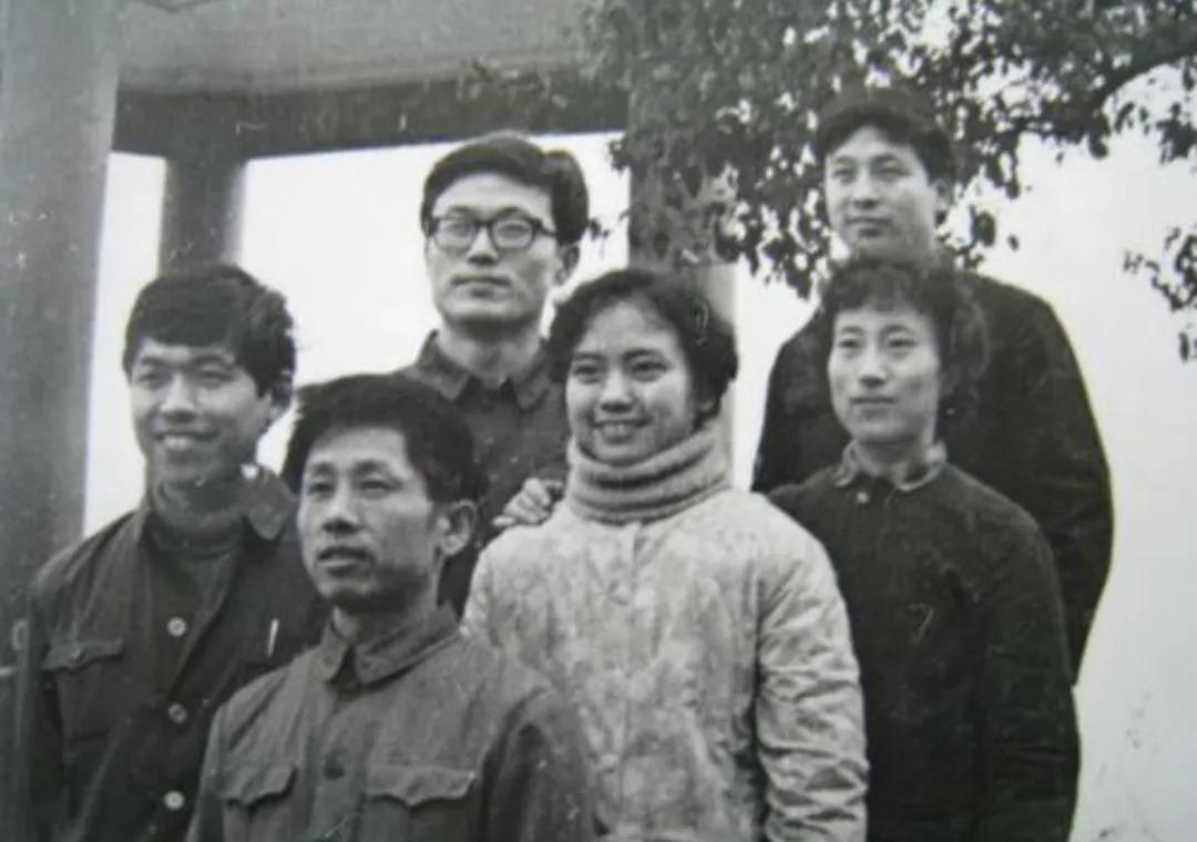 Yc1b1FQFcEaTsQZq.jpg